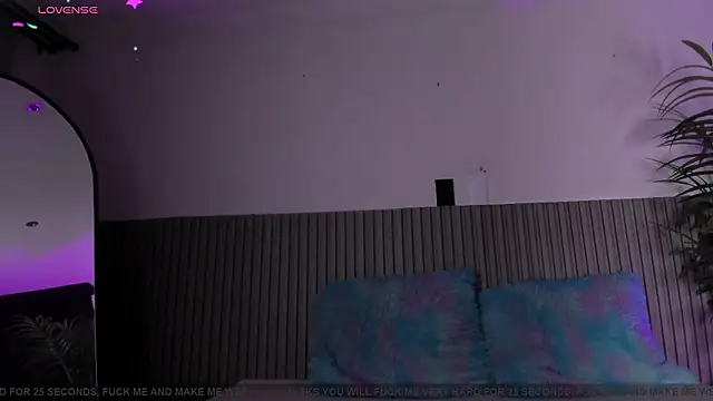 valentina lux online show from March 2026 07:31:01 PM