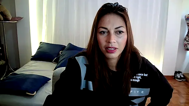 Hanna Charming online show from January 2026 04:53:02 PM