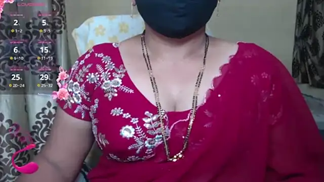 Snapshot of Queen_sakshi chatting on November 2025 04:55:01 PM Queen sakshi online show from November 2025 04:55:01 PM