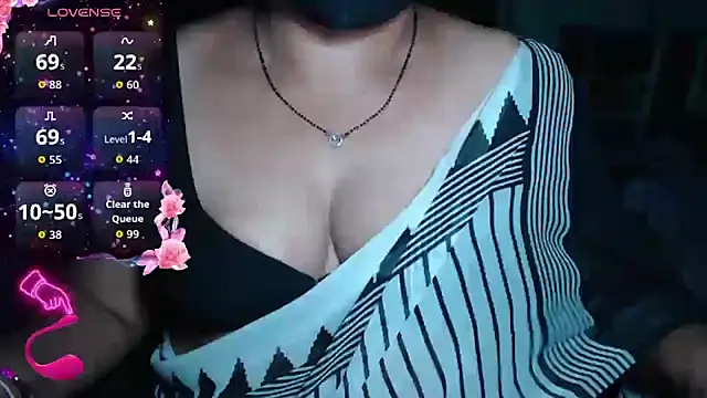 Snapshot of Queen_sakshi chatting on March 2026 04:51:02 PM Queen sakshi online show from March 2026 04:51:02 PM