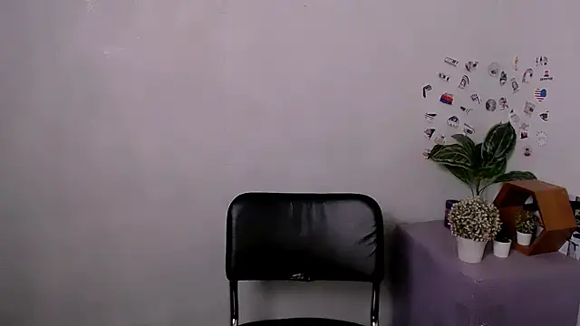 Snapshot of AliceSexyyy_ chatting on April 2026 03:15:02 AM AliceSexyyy online show from April 2026 03:15:02 AM