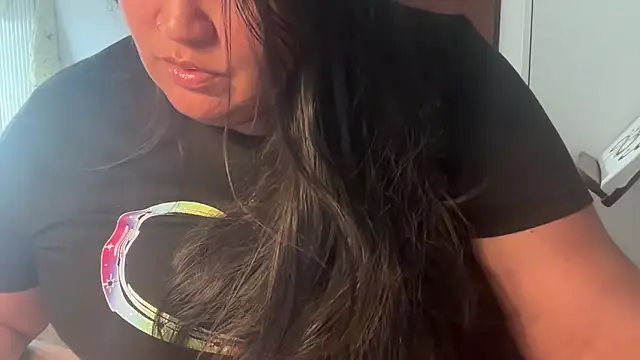 Snapshot of MashaCL chatting on March 2025 10:57:02 AM MashaCL online show from March 2025 10:57:02 AM