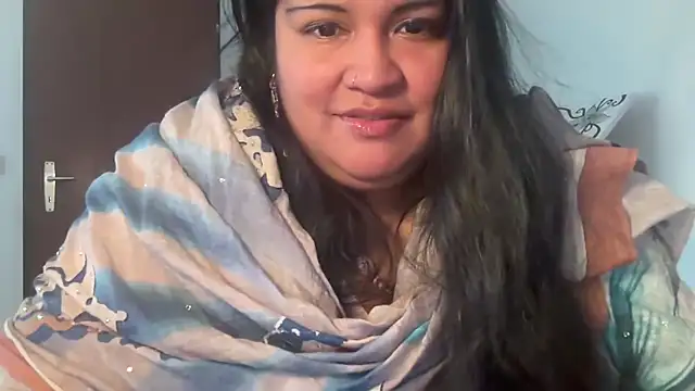 Snapshot of MashaCL chatting on March 2025 10:28:02 AM MashaCL online show from March 2025 10:28:02 AM