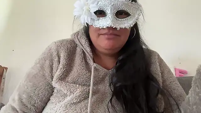 Snapshot of MashaCL chatting on October 2025 12:22:02 PM MashaCL online show from October 2025 12:22:02 PM