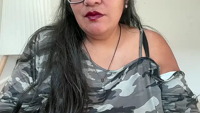 Snapshot of MashaCL chatting on October 2025 09:08:01 AM MashaCL online show from October 2025 09:08:01 AM