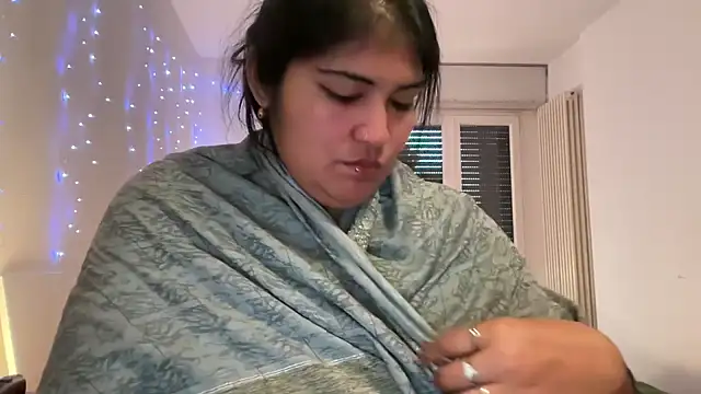 Snapshot of MashaCL chatting on March 2026 04:43:01 PM MashaCL online show from March 2026 04:43:01 PM