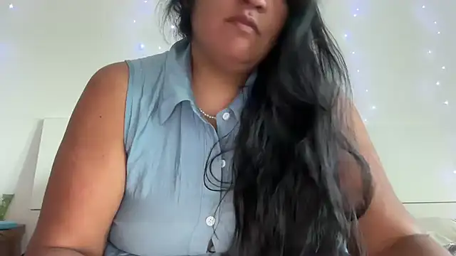 Snapshot of MashaCL chatting on April 2026 04:52:01 PM MashaCL online show from April 2026 04:52:01 PM