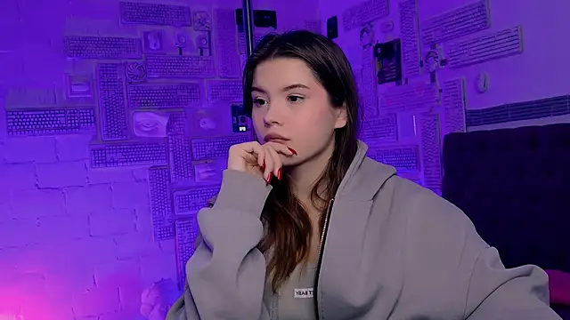 EvaThopson online show from February 2025 12:05:02 PM