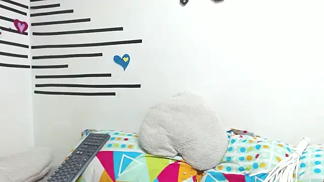 Emawalker  online show from September 2025 08:24:02 PM