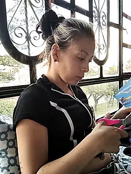 Snapshot of Tefannyy_ chatting on October 2025 10:21:01 PM Tefannyy online show from October 2025 10:21:01 PM