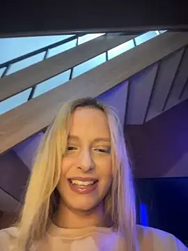 Snapshot of Bellahcha chatting on April 2026 01:42:02 AM Bellahcha online show from April 2026 01:42:02 AM