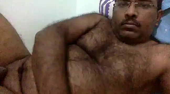 Snapshot of i_am_very_hot_4u chatting on January 2025 06:40:02 PM i am very hot 4u online show from January 2025 06:40:02 PM