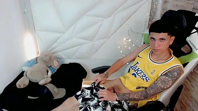 Snapshot of Brayan_lopezz chatting on February 2025 03:47:01 PM Brayan lopezz online show from February 2025 03:47:01 PM