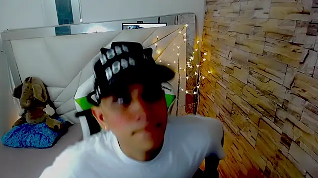 Snapshot of Brayan_lopezz chatting on March 2025 12:46:02 PM Brayan lopezz online show from March 2025 12:46:02 PM