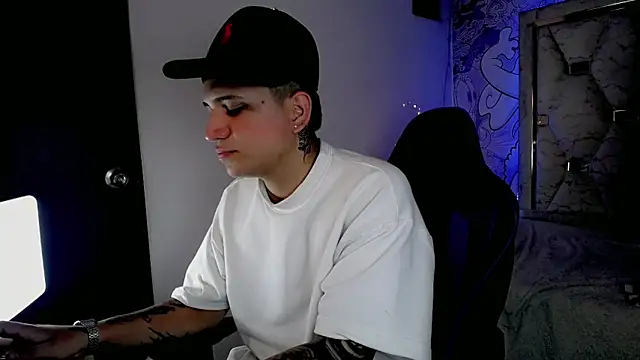 Snapshot of Brayan_lopezz chatting on April 2026 02:14:02 PM Brayan lopezz online show from April 2026 02:14:02 PM