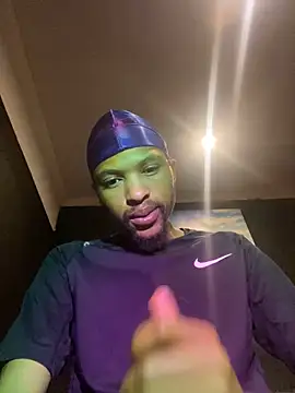 Snapshot of BlueIceCube chatting on October 2025 01:37:02 AM BlueIceCube online show from October 2025 01:37:02 AM