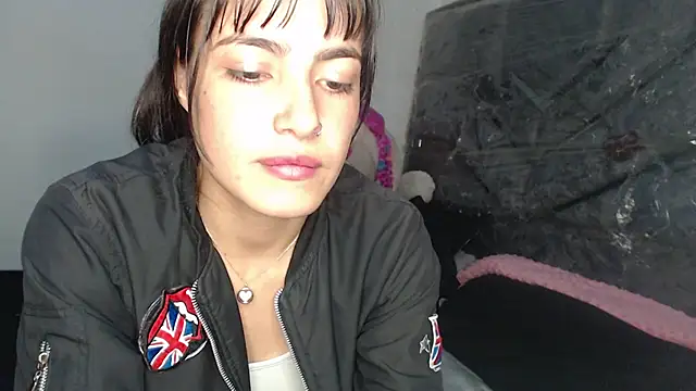 Snapshot of skinny_sweet2411 chatting on March 2026 04:32:02 PM skinny sweet2411 online show from March 2026 04:32:02 PM