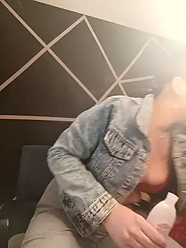 Snapshot of Nell-X chatting on January 2026 12:42:01 PM Nell-X online show from January 2026 12:42:01 PM