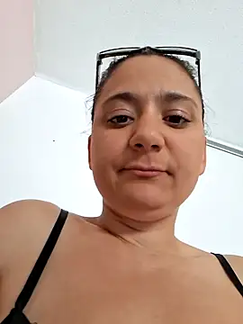 Snapshot of Nell-X chatting on June 2026 11:31:01 AM Nell-X online show from June 2026 11:31:01 AM