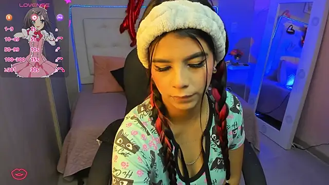 EMALINDA  HILSS online show from February 2025 11:55:01 AM