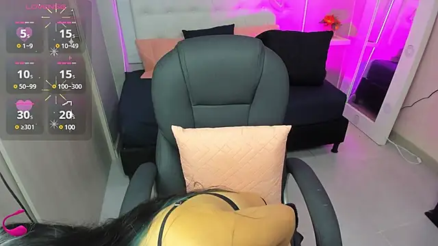 EMALINDA  HILSS online show from March 2025 11:53:01 AM