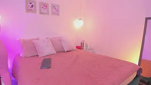 ibella7 online show from April 2026 07:36:01 PM