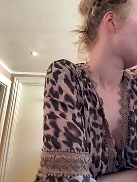 Snapshot of Hr_Frk_Olsen chatting on April 2026 01:41:01 PM Hr Frk Olsen online show from April 2026 01:41:01 PM