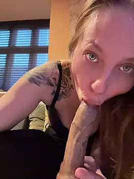 Snapshot of Hr_Frk_Olsen chatting on April 2026 12:43:01 PM Hr Frk Olsen online show from April 2026 12:43:01 PM