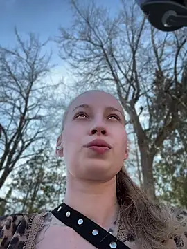 Snapshot of Hr_Frk_Olsen chatting on April 2026 01:47:01 PM Hr Frk Olsen online show from April 2026 01:47:01 PM