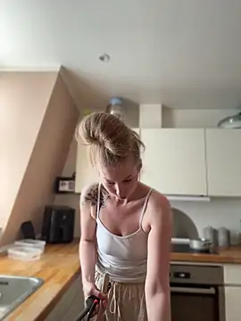 Snapshot of Hr_Frk_Olsen chatting on April 2026 09:24:01 AM Hr Frk Olsen online show from April 2026 09:24:01 AM