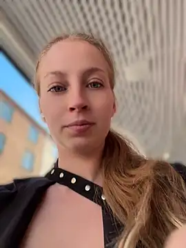 Snapshot of Hr_Frk_Olsen chatting on April 2026 04:31:02 PM Hr Frk Olsen online show from April 2026 04:31:02 PM