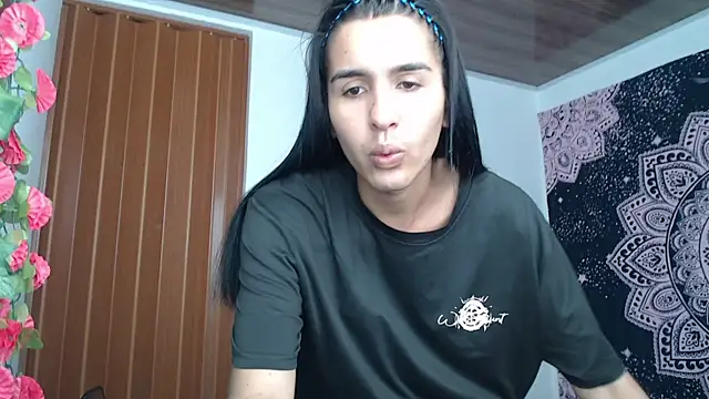 liissa 0 online show from April 2026 06:44:02 PM