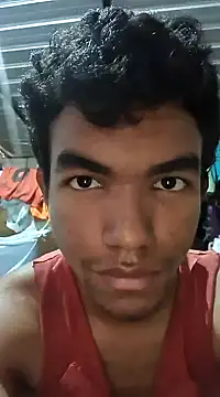 Reynold2608 online show from December 2024 04:06:01 PM