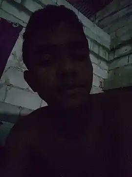 Reynold2608 online show from May 2026 01:24:01 AM