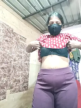 Snapshot of queensenorita chatting on April 2026 06:21:01 AM queensenorita online show from April 2026 06:21:01 AM