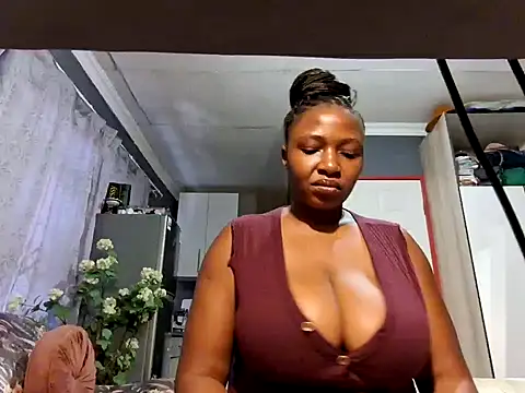 Snapshot of EbonyRose9 chatting on January 2025 06:43:02 AM EbonyRose9 online show from January 2025 06:43:02 AM