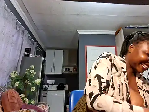 Snapshot of EbonyRose9 chatting on March 2025 07:15:01 AM EbonyRose9 online show from March 2025 07:15:01 AM