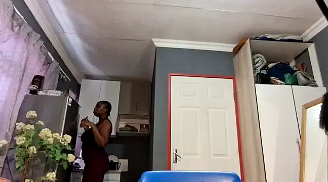 Snapshot of EbonyRose9 chatting on March 2025 10:29:02 AM EbonyRose9 online show from March 2025 10:29:02 AM