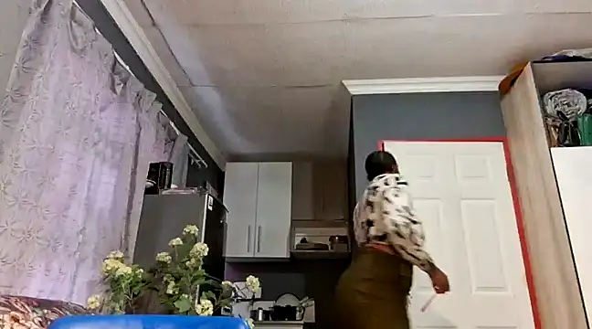 Snapshot of EbonyRose9 chatting on March 2025 07:07:02 AM EbonyRose9 online show from March 2025 07:07:02 AM