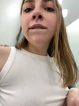 Sunny   Bunny online show from December 2024 06:27:01 PM