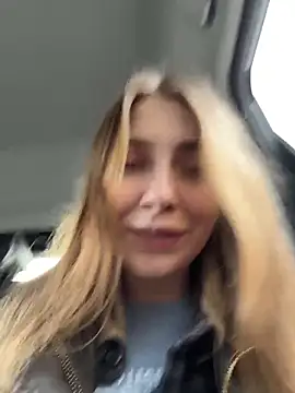 Snapshot of Sunny___Bunny chatting on March 2026 01:16:01 PM Sunny Bunny online show from March 2026 01:16:01 PM