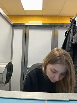 Snapshot of Sunny___Bunny chatting on March 2026 03:15:01 PM Sunny Bunny online show from March 2026 03:15:01 PM