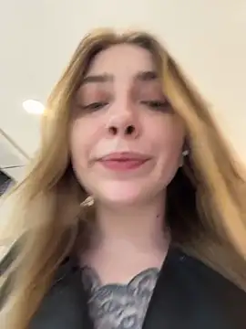 Snapshot of Sunny___Bunny chatting on March 2026 01:49:02 PM Sunny Bunny online show from March 2026 01:49:02 PM