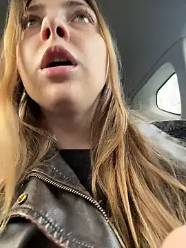 Snapshot of Sunny___Bunny chatting on April 2026 01:08:02 PM Sunny Bunny online show from April 2026 01:08:02 PM