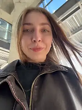 Snapshot of Sunny___Bunny chatting on April 2026 01:05:02 PM Sunny Bunny online show from April 2026 01:05:02 PM