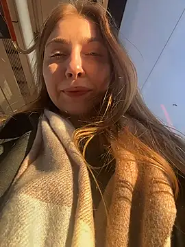 Snapshot of Sunny___Bunny chatting on April 2026 03:05:01 PM Sunny Bunny online show from April 2026 03:05:01 PM