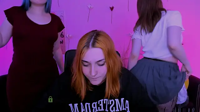 Snapshot of pure_radiance1 chatting on April 2026 09:03:02 AM pure radiance1 online show from April 2026 09:03:02 AM