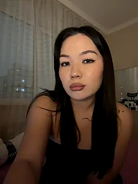 Snapshot of makota_rey chatting on November 2025 06:07:02 PM makota rey online show from November 2025 06:07:02 PM