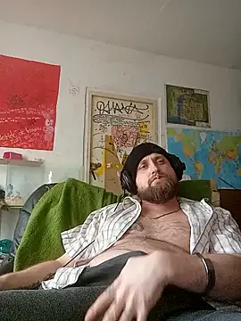 Snapshot of Ozomitro chatting on February 2025 02:15:02 PM Ozomitro online show from February 2025 02:15:02 PM