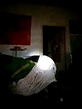 Snapshot of Ozomitro chatting on February 2025 01:00:01 AM Ozomitro online show from February 2025 01:00:01 AM